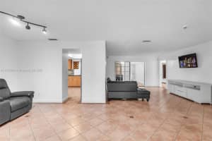4801 Harrison St, Hollywood, FL 33021 - MLS#A11872444