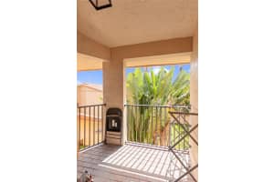 949 SW 113th Ter, Pembroke Pines, FL 33025 - MLS#A11872465