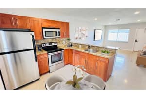 1454 Holly Heights Dr 2, Fort Lauderdale, FL 33304 - MLS#A11872501