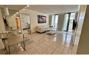 1623 Collins Ave 511, Miami Beach, FL 33139 - MLS#A11872537