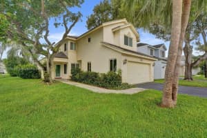 2747 Pinewood Ct, Davie, FL 33328 - MLS#A11872550