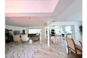 201 Calle Grande Dr, Hollywood, FL 33021 - MLS#A11872575