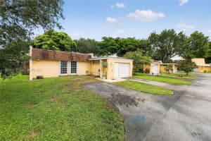 7332 Bay Hill Dr, Hialeah, FL 33015 - MLS#A11872597