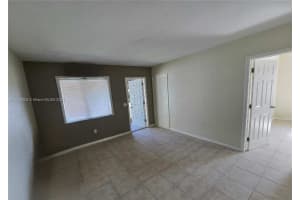 724 SW 7th Ter 1-2, Hallandale Beach, FL 33009 - MLS#A11872620