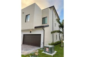 8118 NW 42nd St, Doral, FL 33166 - MLS#A11872629