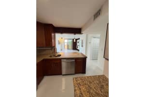 7125 Bay Dr 308, Miami Beach