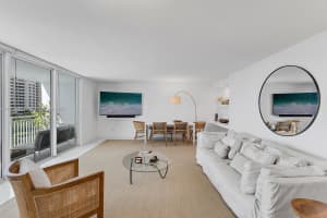 613 Ocean Dr 8D, Key Biscayne, FL 33149 - MLS#A11872690