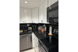 303 Racquet Club Rd 213, Weston, FL 33326 - MLS#A11872692
