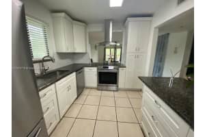 437 Lakeview Dr 201, Weston, FL 33326 - MLS#A11872719