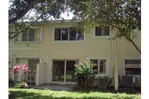 5827 NW 57th Ave 5827, Tamarac, FL 33319 - MLS#A11872727