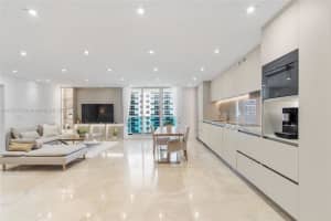 2301 Collins Ave 1011-1012, Miami Beach, FL 33139 - MLS#A11872729