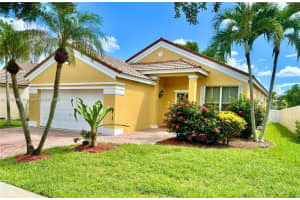 932 Falling Water Rd 932, Weston, FL 33326 - MLS#A11872822