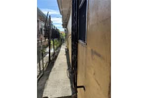 2751 NW 24th Ave, Miami, FL 33142 - MLS#A11872867