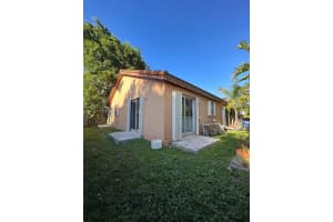 19820 NW 86th Ave, Hialeah, FL 33015 - MLS#A11872870