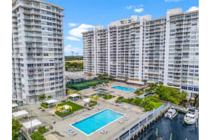 18071 Biscayne Blvd PH03 & PH04, Aventura, FL 33160 - MLS#A11872901