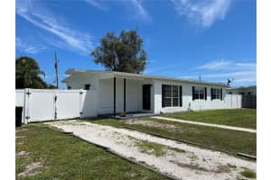 1011 Ne Bianca Palm Bay, FL 32905 - MLS#A11872912