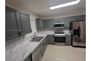 11024 Sw 157th Ter, Miami