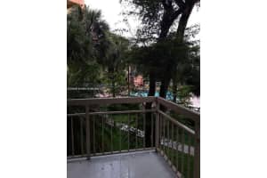 8290 LAKE DR 230, Doral, FL 33166 - MLS#A11872915