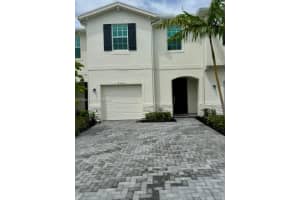 4343 Hammock Grove Dr, Lake Worth