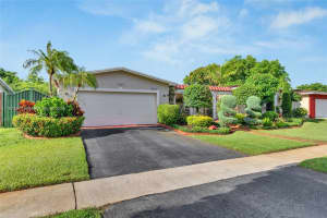 11701 NW 14th St, Pembroke Pines, FL 33026 - MLS#A11872977