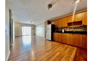 424 SW 7th St 402, Miami, FL 33130 - MLS#A11872981