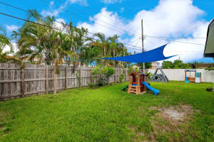 21140 NE 26th Ave, Miami, FL 33180 - MLS#A11872995