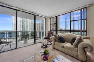 20505 E Country Club Dr 1138, Aventura, FL 33180 - MLS#A11873003