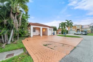 8155 NW 201st St, Hialeah, FL 33015 - MLS#A11873019