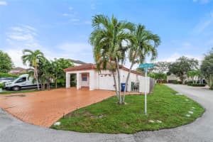 8155 NW 201st St, Hialeah, FL 33015 - MLS#A11873019