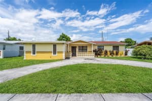 105 NE 213th St, Miami Gardens, FL 33179 - MLS#A11873058