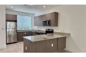 519 NE 121st St 519, North Miami, FL 33161 - MLS#A11873087