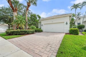 2518 Bay Pointe Ct, Weston, FL 33327 - MLS#A11873097