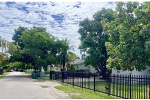 7552 NE Miami Ct, Miami, FL 33138 - MLS#A11873117