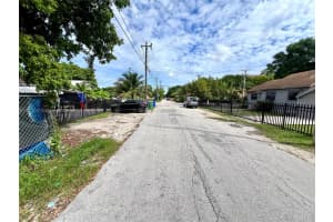 7552 NE Miami Ct, Miami, FL 33138 - MLS#A11873117