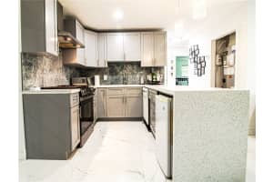 5601 SW 38th St, Davie, FL 33314 - MLS#A11873186