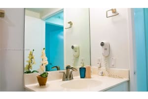 18100 N Bay Rd 906, Sunny Isles Beach, FL 33160 - MLS#A11873187
