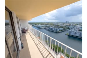 290 174th St 1902, Sunny Isles Beach, FL 33160 - MLS#A11873197