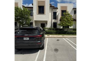 607 NE 208th Ter 607, Miami, FL 33179 - MLS#A11873207