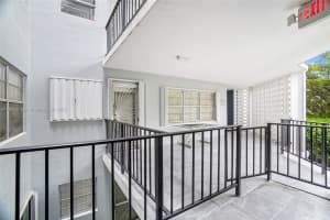 879 NE 195th St 228, Miami, FL 33179 - MLS#A11873219