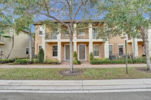 1404 SW 147th Ave, Pembroke Pines, FL 33027 - MLS#A11873244