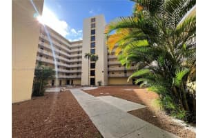 15600 NW 7th Ave 704, Miami, FL 33169 - MLS#A11873290