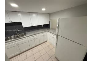 10000 NW 80th Ct 2345, Hialeah Gardens, FL 33016 - MLS#A11873308