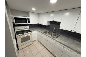 10000 NW 80th Ct 2345, Hialeah Gardens, FL 33016 - MLS#A11873308
