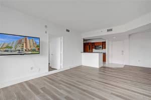 2775 Ne 187th St 202, Aventura