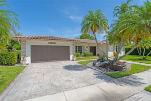 16561 Royal Poinciana Dr, Weston, FL 33326 - MLS#A11873372