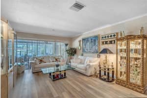 16561 Royal Poinciana Dr, Weston, FL 33326 - MLS#A11873372