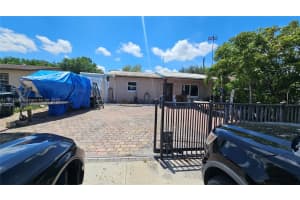 5940 S 38th Ct, Green Acres