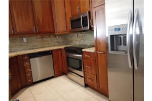 1140 Lidflower St, Hollywood, FL 33019 - MLS#A11873413