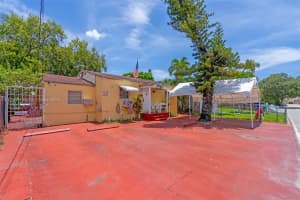811 NW 24th Ct, Miami, FL 33125 - MLS#A11873444