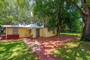 811 NW 24th Ct, Miami, FL 33125 - MLS#A11873444